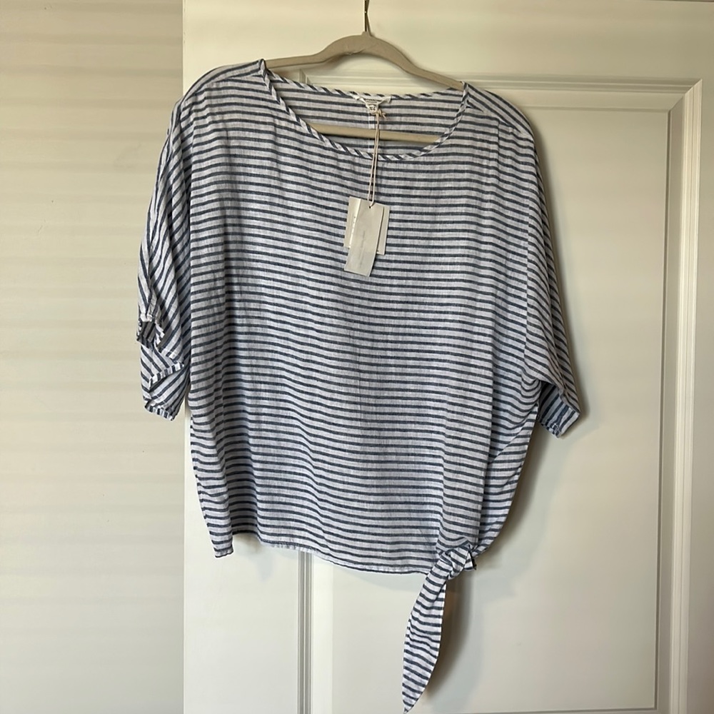 Beach lounge linen striped top